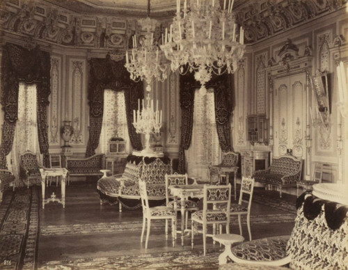 Una delle sale interne del Palazzo Yildiz, a Istanbul. One of the interior halls of the Yildiz Palace in Istanbul.