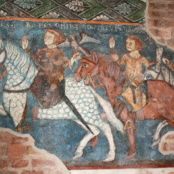 Due cavalieri con falconi da caccia alzano atterriti le mani al cielo nel veder comparire i tre morti, di cui purtroppo non resta traccia. L’iconografia medievale dei defunti che ammoniscono i vivi a meditare sulla morte, tipica nella seconda metà del XIII secolo e presente in questo affresco del chiostro di Vezzolano del 1290 circa, è un evidente riferimento alla caducità della vita.