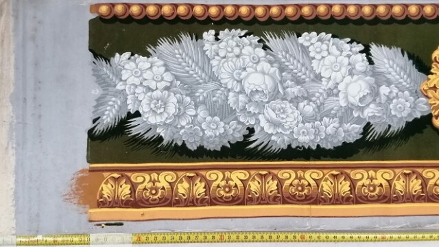 Manifattura francese, bordura di papier peint, tempera e velluto su carta, 1810-1820 (apertura del rotolo per eseguire la pulitura e prendere le misure), Castello di Agliè.
